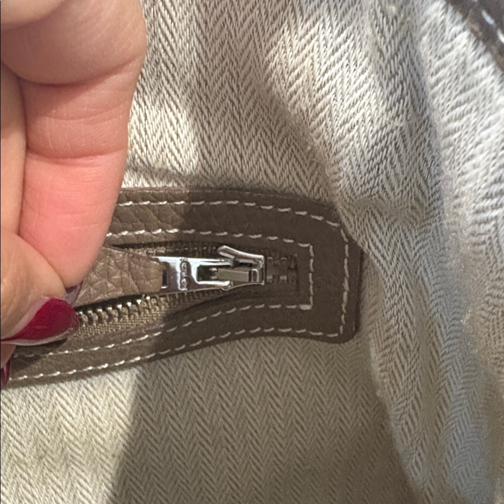 Hermes Elegant Brown Leather Tote Bag - Picture 9 of 9